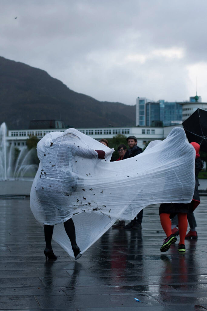Philemon Mukarno Performance Art Open session Bergen(2017)1h at PAB Open Festival 2017, Bergen, Norway.