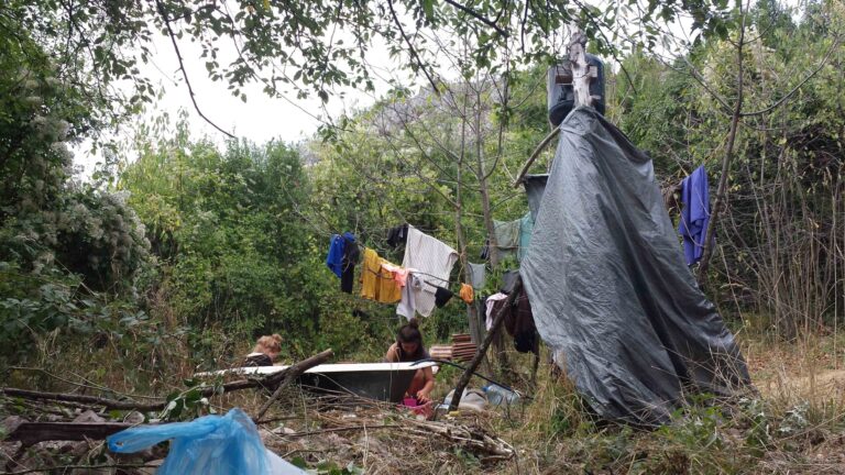 Philemon Mukarno Performance Art Queer Shadow (2019)'30 Sesalac Butoh Retreat, Serbia.