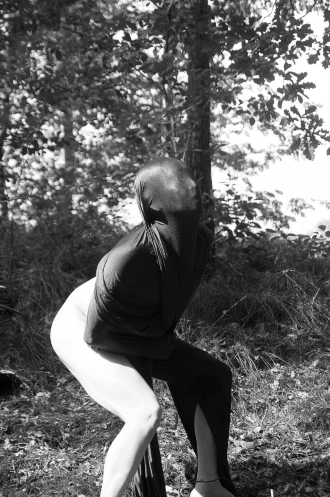 Naked butoh dance performance by Philemon Mukarno