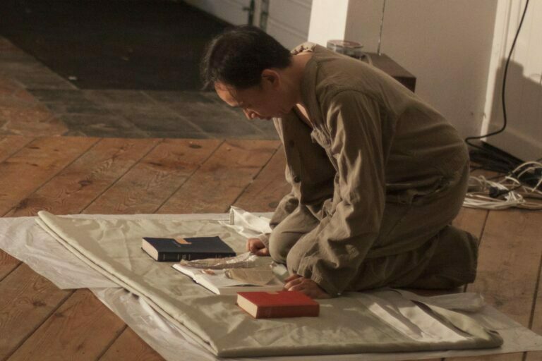 Philemon Mukarno Performance Art Easter Christmas (2017)’20 Podium @ IDFX Kunst Drift Collectief 2.0, Breda,Netherlands