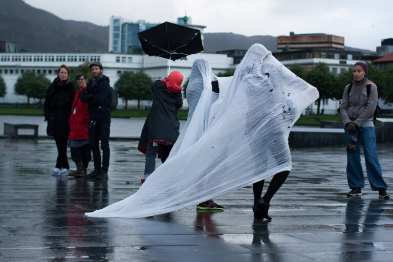 Philemon Mukarno Performance Art Open session Bergen(2017)1h at PAB Open Festival 2017, Bergen, Norway.