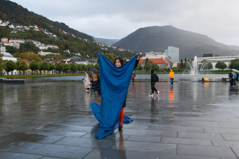Philemon Mukarno Performance Art Open session Bergen(2017)1h at PAB Open Festival 2017, Bergen, Norway.