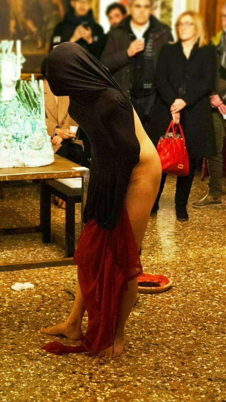 Philemon Mukarno Performance Art Liquid Air (2017)'30 The Labyrinth it's Liquid International Art Show Palazzo Ca’ Zanardi, Venezia, Italia.