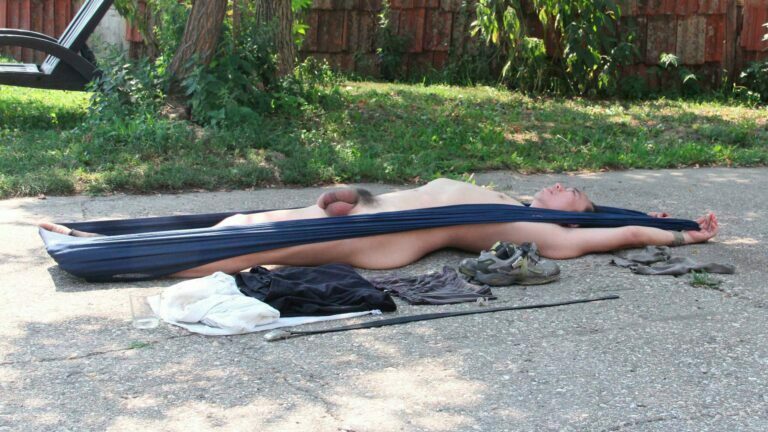 Philemon Mukarno Performance Art M222 (2017)2h TIME, SPACE, NOTHING. G12HUB and PerformanceHUB Magacin Macura, Stari Banovci, Serbia.