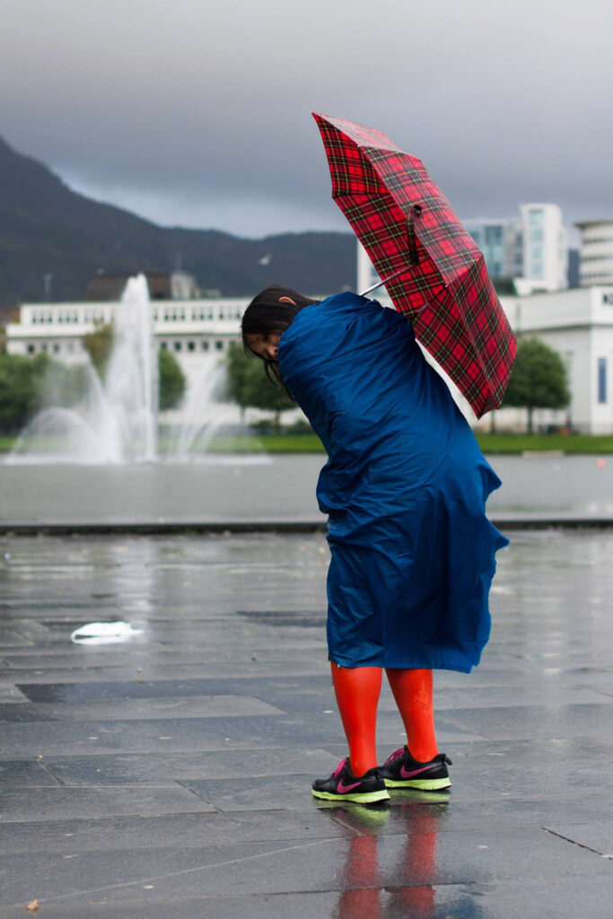 Philemon Mukarno Performance Art Open session Bergen(2017)1h at PAB Open Festival 2017, Bergen, Norway.