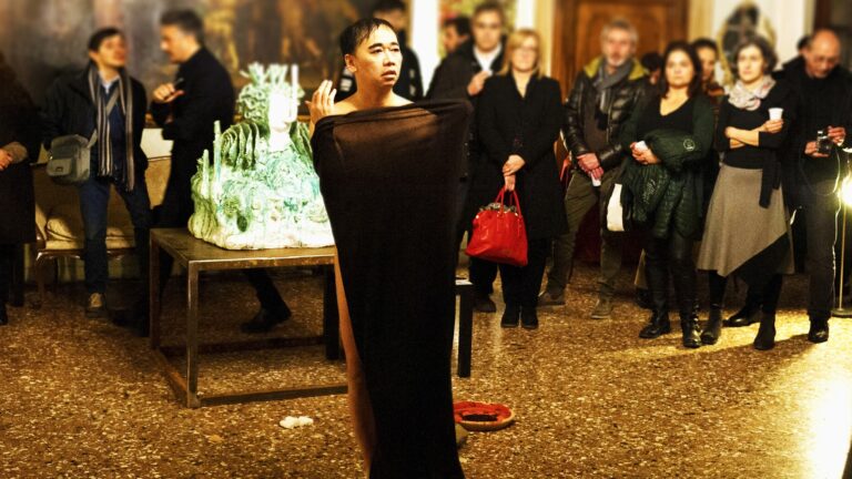 Philemon Mukarno Performance Art Liquid Air (2017)'30 The Labyrinth it's Liquid International Art Show Palazzo Ca’ Zanardi, Venezia, Italia.
