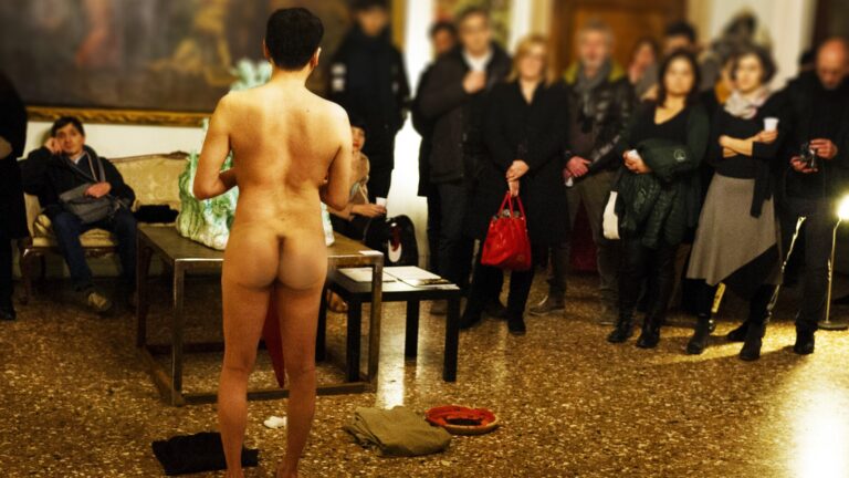Philemon Mukarno Performance Art Liquid Air (2017)'30 The Labyrinth it's Liquid International Art Show Palazzo Ca’ Zanardi, Venezia, Italia.