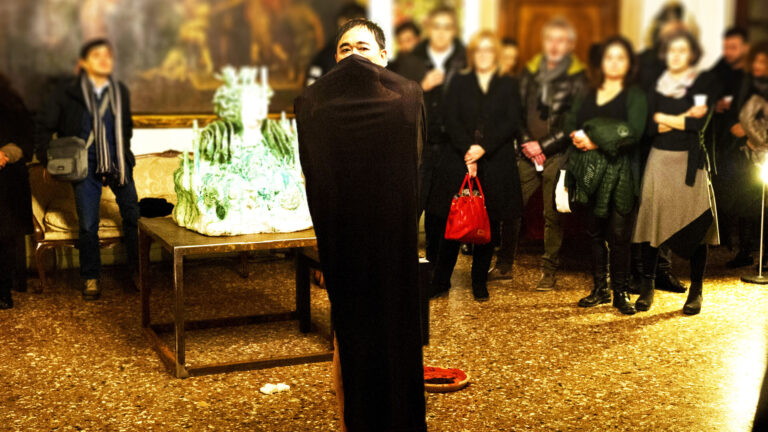 Philemon Mukarno Performance Art Liquid Air (2017)'30 The Labyrinth it's Liquid International Art Show Palazzo Ca’ Zanardi, Venezia, Italia.