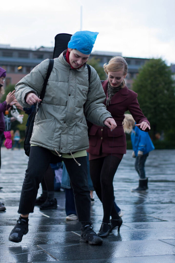Philemon Mukarno Performance Art Open session Bergen(2017)1h at PAB Open Festival 2017, Bergen, Norway.