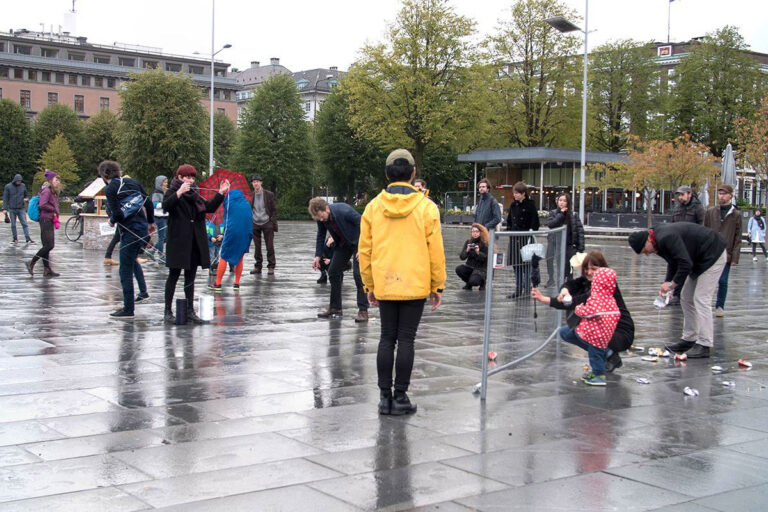 Philemon Mukarno Performance Art Open session Bergen(2017)1h at PAB Open Festival 2017, Bergen, Norway.