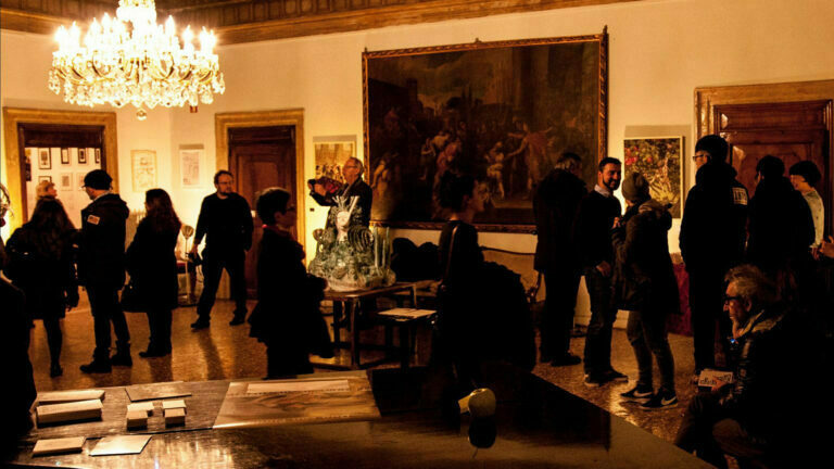 Philemon Mukarno Performance Art Liquid Air (2017)'30 The Labyrinth it's Liquid International Art Show Palazzo Ca’ Zanardi, Venezia, Italia.