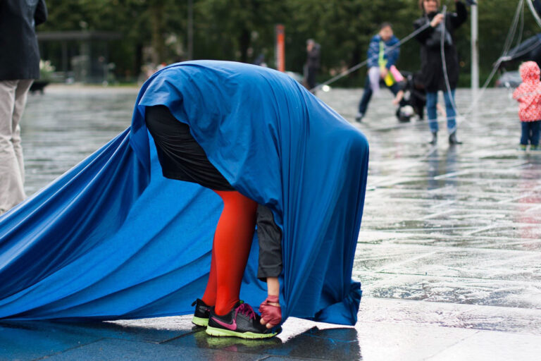 Philemon Mukarno Performance Art Open session Bergen(2017)1h at PAB Open Festival 2017, Bergen, Norway.