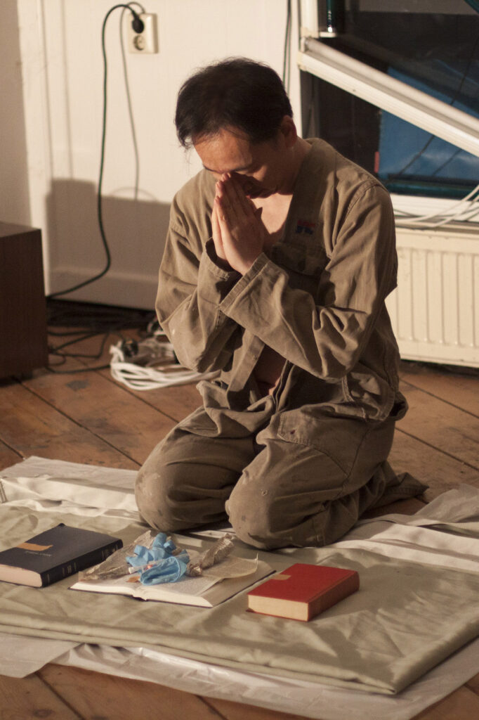 Philemon Mukarno Performance Art Easter Christmas (2017)’20 Podium @ IDFX Kunst Drift Collectief 2.0, Breda,Netherlands