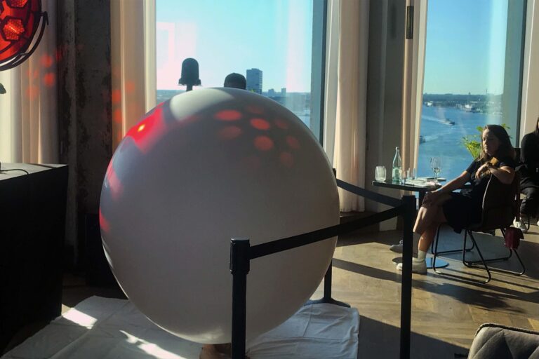 Philemon Mukarno Performance Art Covid air (2020) ’15 NoArt Festival A’DAM Tower, Amsterdam