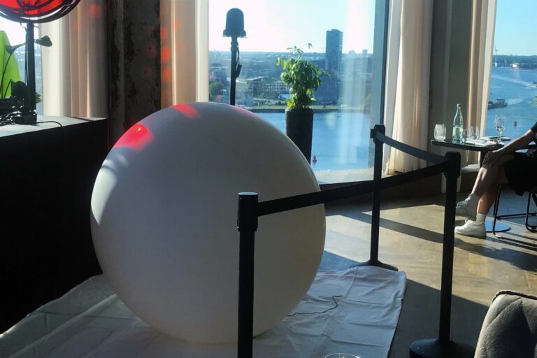 Philemon Mukarno Performance Art Covid air (2020) ’15 NoArt Festival A’DAM Tower, Amsterdam