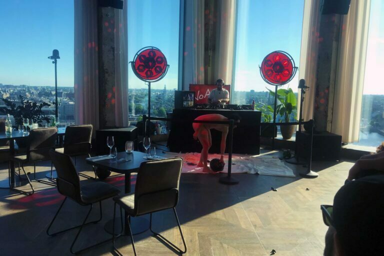 Philemon Mukarno Performance Art Covid air (2020) ’15 NoArt Festival A’DAM Tower, Amsterdam