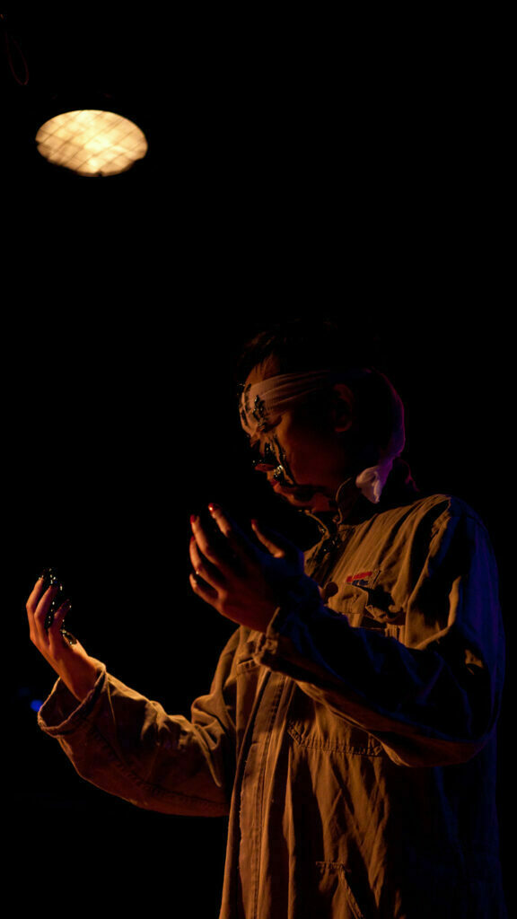 Philemon Mukarno Performance Art Omni Genderosity(2017)'25 Performance Bar, Rotterdam, Netherlands.