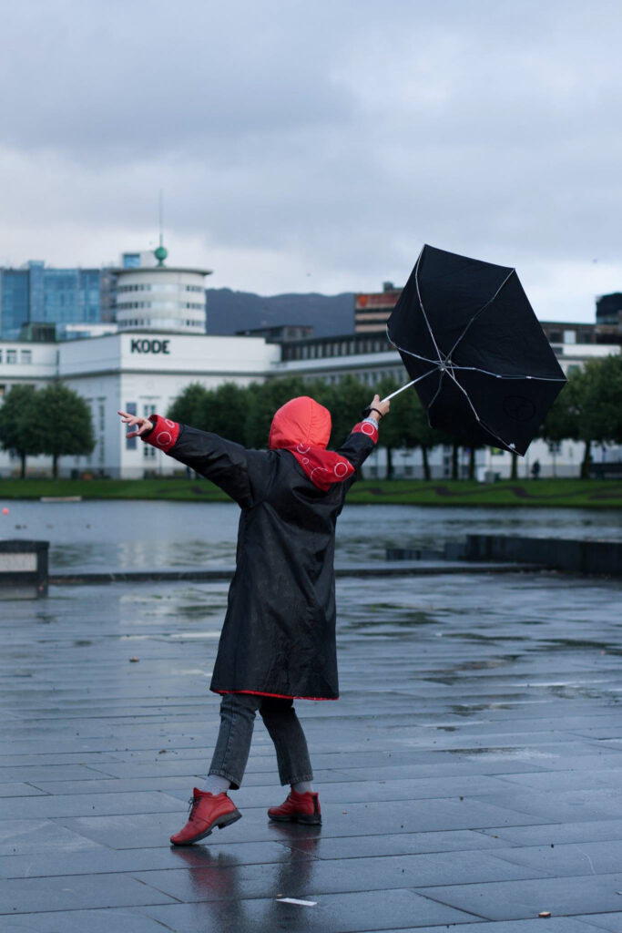 Philemon Mukarno Performance Art Open session Bergen(2017)1h at PAB Open Festival 2017, Bergen, Norway.