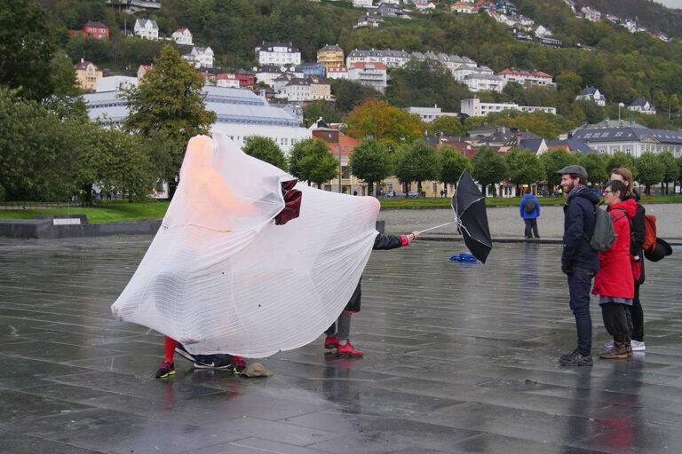 Philemon Mukarno Performance Art Open session Bergen(2017)1h at PAB Open Festival 2017, Bergen, Norway.