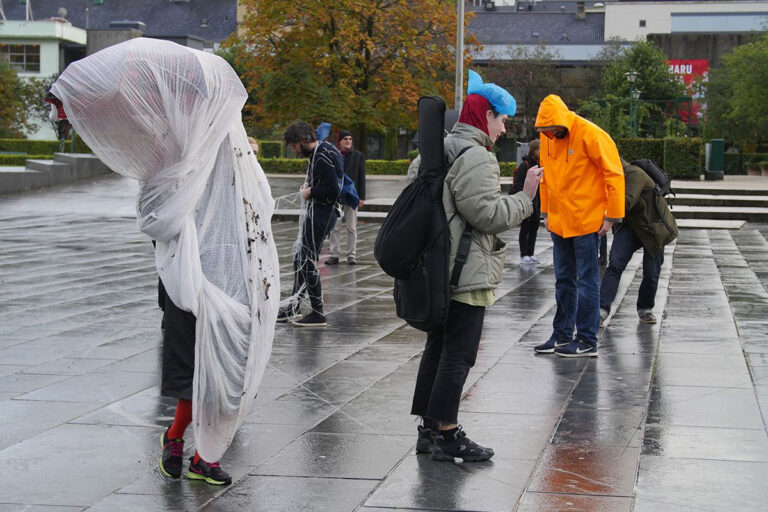 Philemon Mukarno Performance Art Open session Bergen(2017)1h at PAB Open Festival 2017, Bergen, Norway.