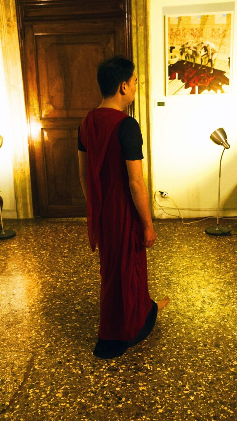 Philemon Mukarno doing a Naked Performance. The Labyrinth it's Liquid International Art Show Palazzo Ca’ Zanardi, Venezia, Italia February 28-10-2017Philemon Mukarno Performance Art Liquid Air (2017)'30 The Labyrinth it's Liquid International Art Show Palazzo Ca’ Zanardi, Venezia, Italia.