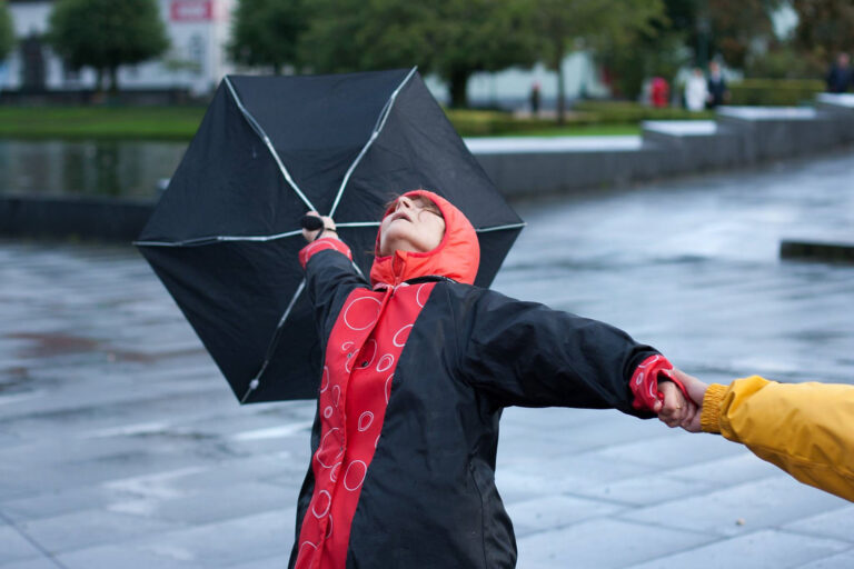 Philemon Mukarno Performance Art Open session Bergen(2017)1h at PAB Open Festival 2017, Bergen, Norway.