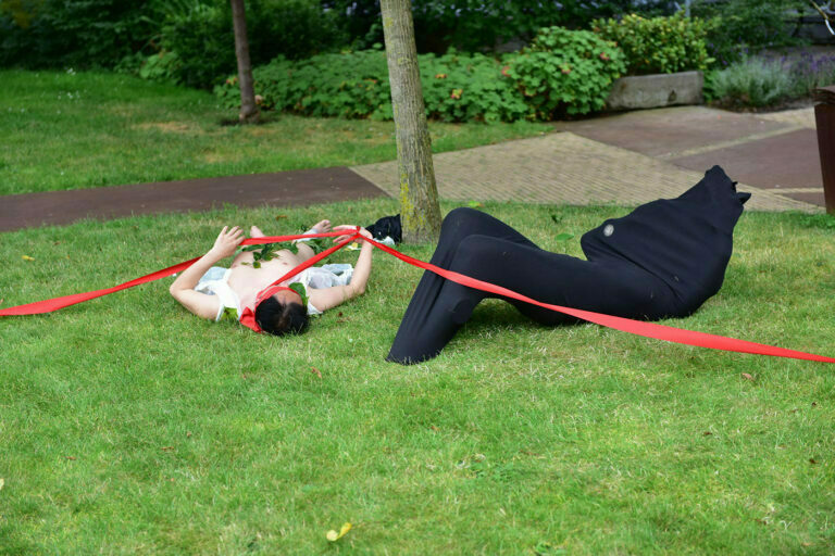 Philemon Mukarno Performance Art Garden-Performance(2017)1hIPA Performance Art Festival, N utshuis The Hague, Netherlands