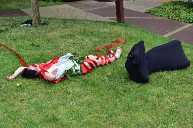 Philemon Mukarno Performance Art Garden-Performance(2017)1hIPA Performance Art Festival, Nutsh uis The Hague, Netherlands