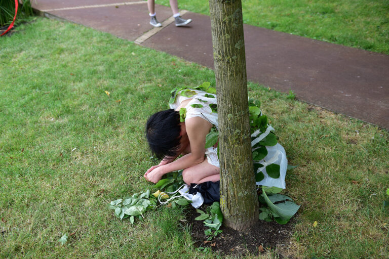 Philemon Mukarno Performance Art Garden-Performance(2017)1hIPA Performance Art Festival, N utshuis The Hague, Netherlands