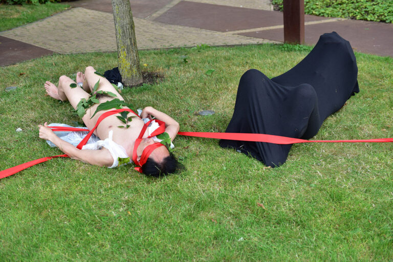 Philemon Mukarno Performance Art Garden-Performance(2017)1hIPA Performance Art Festival, Nuts huis The Hague, Netherlands
