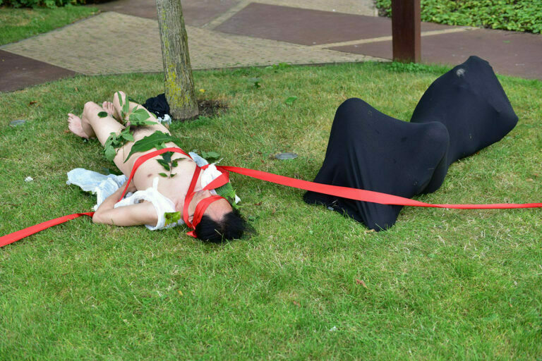 Philemon Mukarno Performance Art Garden-Performance(2017)1hIPA Performance Art Festival, Nutshui s The Hague, Netherlands