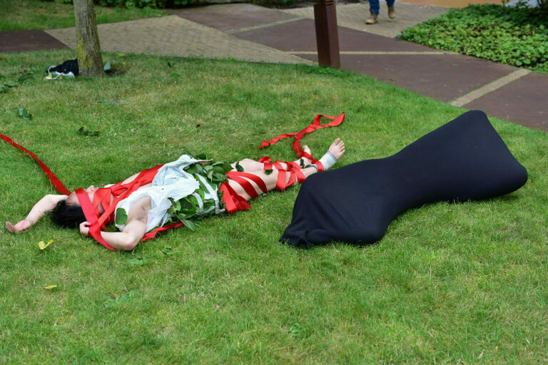 Philemon Mukarno Performance Art Garden-Performance(2017)1hIPA Performance Art Festival, Nutshui s The Hague, Netherlands