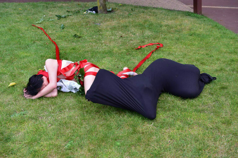 Philemon Mukarno Performance Art Garden-Performance(2017)1hIPA Performance Art Festival, Nuts huis The Hague, Netherlands