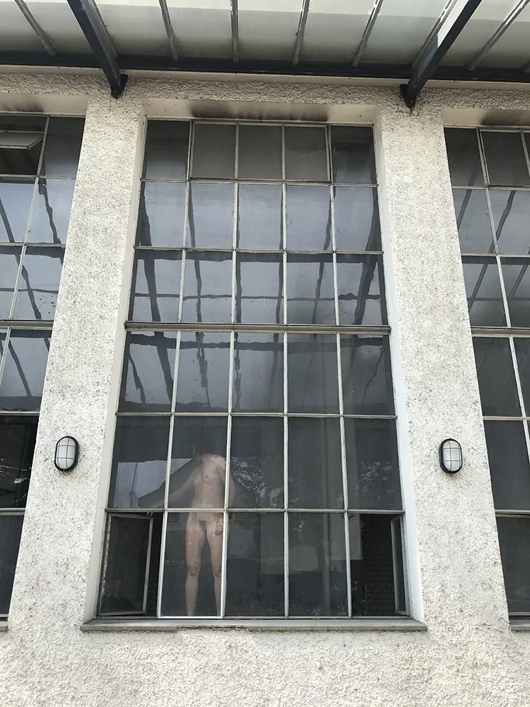 Human Installation - Arrangement of nude performative actions Old bus depot Hall F, Tasstalstrasse 86, Winterthur (Kunst im Depot) Performance August 21, 2022, 5 p.m. to 7 p.m Individual rehearsals between August 8th and 20th, 2022 Concept and direction Thomas Zolling