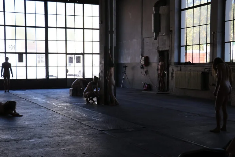 Human Installation - Arrangement of nude performative actions Old bus depot Hall F, Tasstalstrasse 86, Winterthur (Kunst im Depot) Performance August 21, 2022, 5 p.m. to 7 p.m Individual rehearsals between August 8th and 20th, 2022 Concept and direction Thomas Zolling