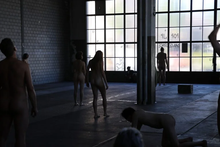 Human Installation - Arrangement of nude performative actions Old bus depot Hall F, Tasstalstrasse 86, Winterthur (Kunst im Depot) Performance August 21, 2022, 5 p.m. to 7 p.m Individual rehearsals between August 8th and 20th, 2022 Concept and direction Thomas Zolling