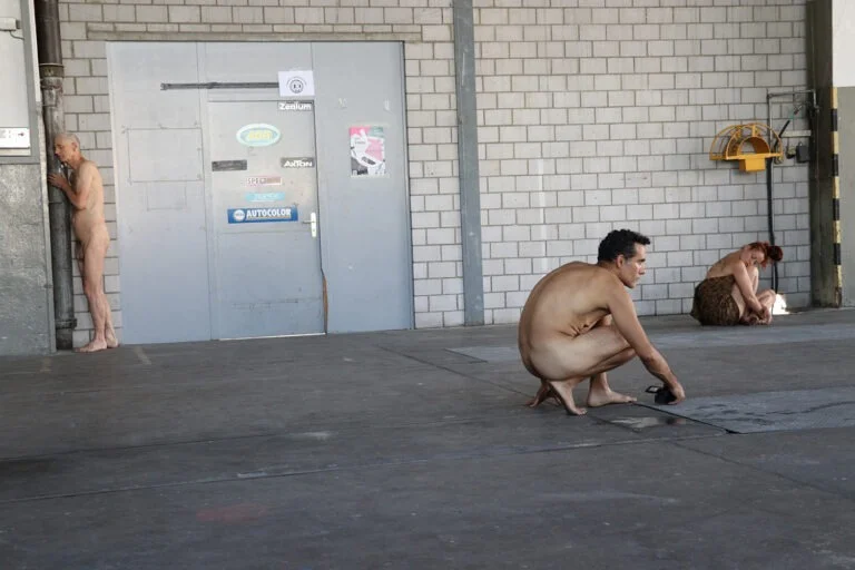 Human Installation - Arrangement of nude performative actions Old bus depot Hall F, Tasstalstrasse 86, Winterthur (Kunst im Depot) Performance August 21, 2022, 5 p.m. to 7 p.m Individual rehearsals between August 8th and 20th, 2022 Concept and direction Thomas Zolling