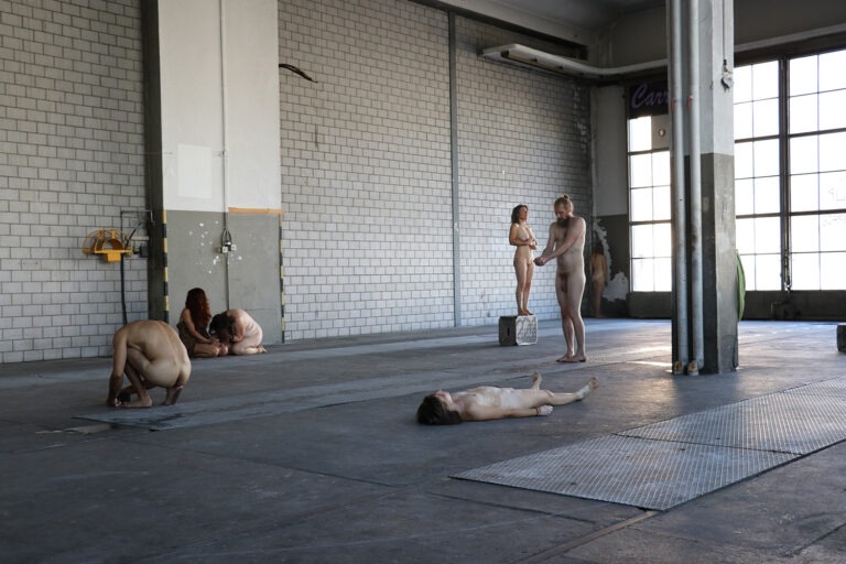 Human Installation - Arrangement of nude performative actions Old bus depot Hall F, Tasstalstrasse 86, Winterthur (Kunst im Depot) Performance August 21, 2022, 5 p.m. to 7 p.m Individual rehearsals between August 8th and 20th, 2022 Concept and direction Thomas Zolling