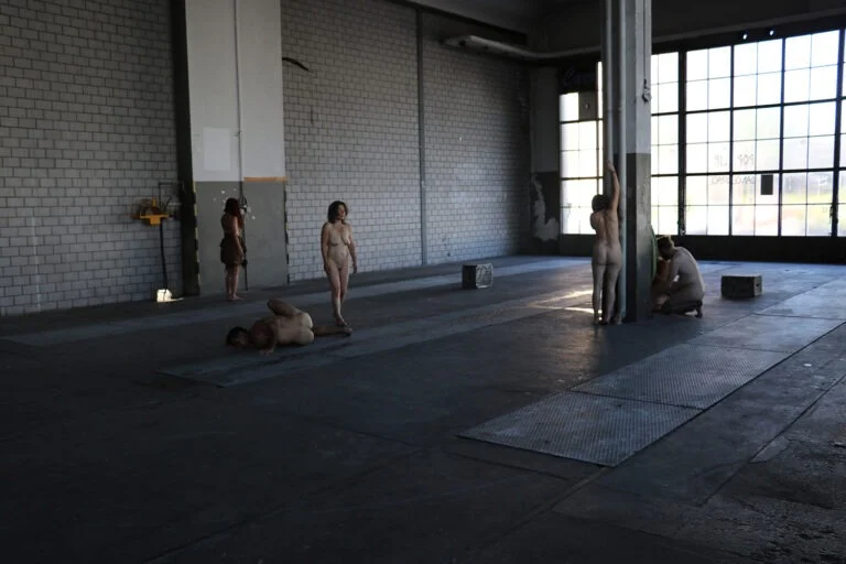 Human Installation - Arrangement of nude performative actions Old bus depot Hall F, Tasstalstrasse 86, Winterthur (Kunst im Depot) Performance August 21, 2022, 5 p.m. to 7 p.m Individual rehearsals between August 8th and 20th, 2022 Concept and direction Thomas Zolling