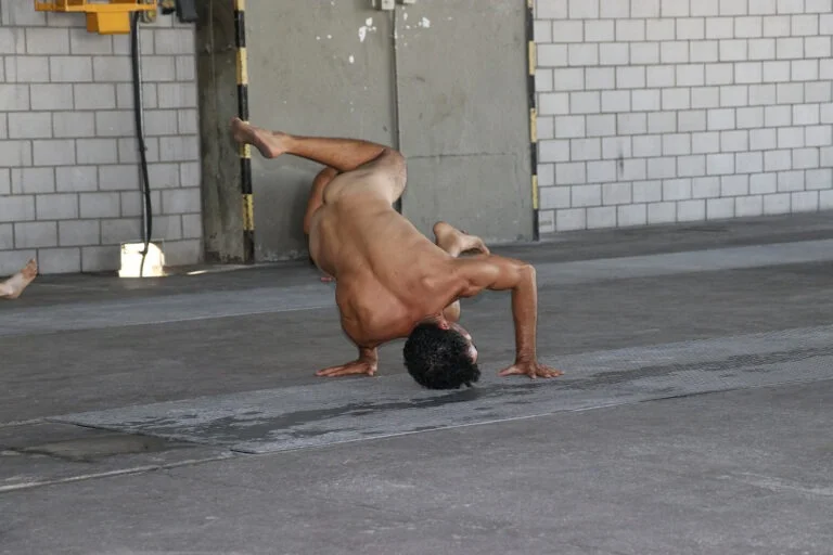 Human Installation - Arrangement of nude performative actions Old bus depot Hall F, Tasstalstrasse 86, Winterthur (Kunst im Depot) Performance August 21, 2022, 5 p.m. to 7 p.m Individual rehearsals between August 8th and 20th, 2022 Concept and direction Thomas Zolling