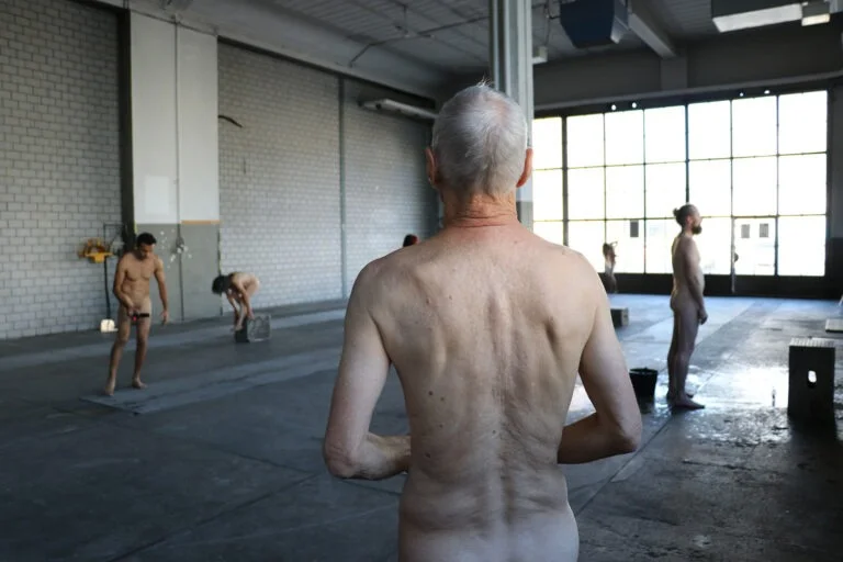 Human Installation - Arrangement of nude performative actions Old bus depot Hall F, Tasstalstrasse 86, Winterthur (Kunst im Depot) Performance August 21, 2022, 5 p.m. to 7 p.m Individual rehearsals between August 8th and 20th, 2022 Concept and direction Thomas Zolling