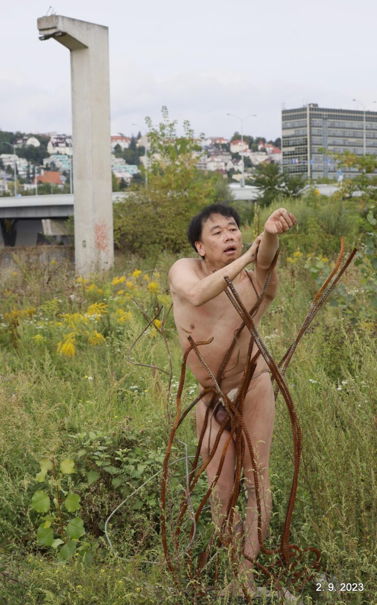 Philemon Mukarno performance artist perform Naked as Trans 9th Festival of Naked Forms in Prague