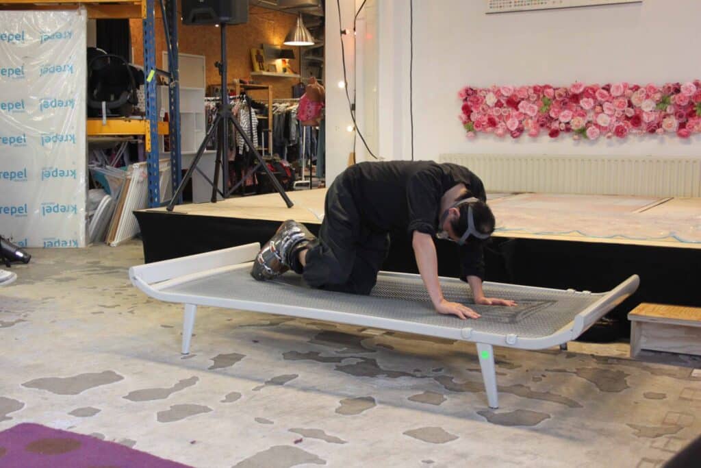 Cycle Return 10 260412_PAE-WGW_#5_Philemon Mukarno_photo ieke Trinks_4773