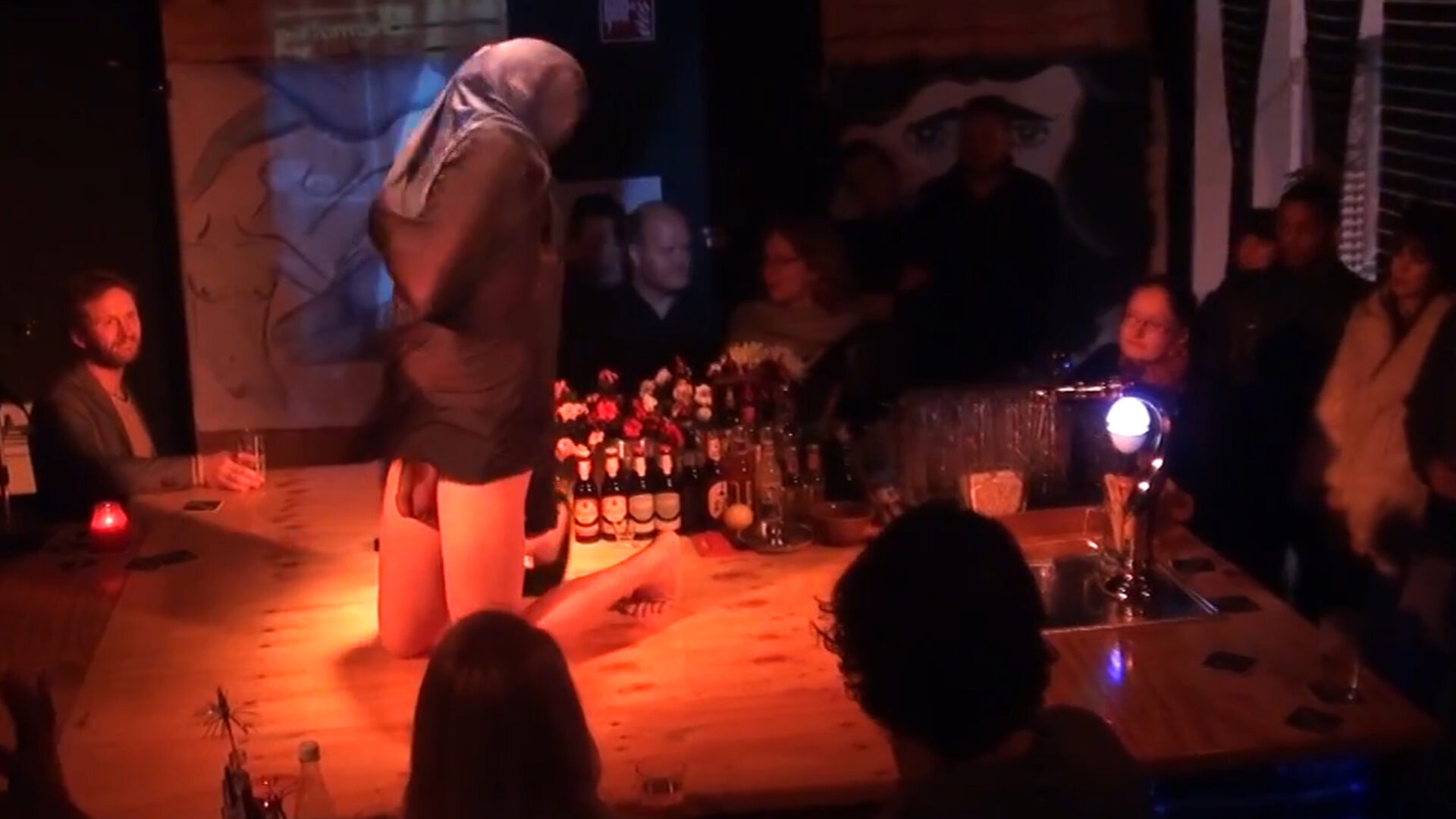 https://mukarno.com/wp-content/uploads/2020/08/MukarnoRood-e1689388576334.png | Philemon Mukarno Performance Artist